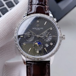 2020最新款式 百达翡丽 （实拍图）Patek   Philippe 贵族的艺术品！搭配进口9100多功能机芯（0返修）功能（24小时,星期，星辰，月份）进口316精钢！搭配意大利进口小牛皮！原装折叠扣！尺寸42mm。耐磨防刮蓝宝石玻璃！超强防水50米！简约而不简单！你永远无法拥有一块百达翡丽，你只是在替你的后代保管他.  (  慎重承诺 ： 产品实物光泽手感更佳精湛  字盘刻度栩栩如生  壳套工艺都是宗师级别轻身检验 加上新时代机器高技锻造  上手震撼尊贵非凡。你值得拥有！⚠️请认准独家品质