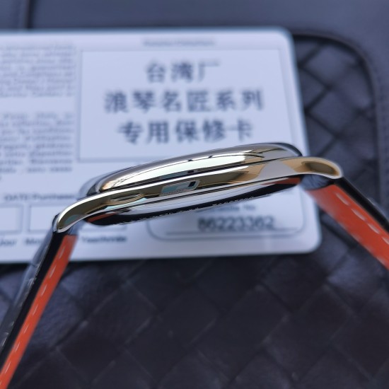 台湾厂【匠心臻品】随着努力不懈地寻求技术上的突破以及不断的创新令LONGINES表在设计方面稳坐领导地位。浪琴 名匠六字位日历系列 原版开模 所有配件与正品100%可互换通用 316精钢表壳、前、后双卜蓝宝石玻璃、淬火烧钢蓝指针、机芯采用最新的2892改L619/888全自动超薄机芯 搭配最新款镂空自动陀 直径38.5mm厚度9.0mm 一表一号,一卡一号、绝不重复。整表完美无暇市场最高版本! 台湾厂【匠心臻品】随着努力不懈地寻求技术上的突破以及不断的创新令LONGINES表在设计方面稳坐领导地位。浪琴 名匠六字位日历系列 原版开模 所有配件与正品100%可互换通用 316精钢表壳、前、后双卜蓝宝石玻璃、淬火烧钢蓝指针、机芯采用最新的2892改L619/888全自动超薄机芯 搭配最新款镂空自动陀 直径38.5mm厚度9.0mm 一表一号,一卡一号、绝不重复。整表完美无暇市场最高版本!