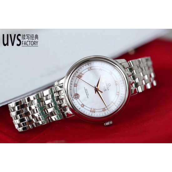 实拍 UVS正品开模!欧米茄碟飞系列424.10.33.20.55.002 装海欧2892机芯,与原装2500机芯是一致的,包括了把中位的高低,调历与跳历的方向,2500的调历是往下转动日历由右向左跳动的。表壳的4条修边线,需粗磨走cnc再细磨,不是老师傅是没法磨出如此线条,和镜面般的效果的。底盖的时间之神.克洛诺斯.浮雕,是最考功夫的,底盖经过11次改模,只为追求那一份完美,耗时13个月,终于做到了原版一致的图案,精致栩栩如生。尺寸32.7mm。 实拍 UVS正品开模!欧米茄碟飞系列424.10.33.20.55.002 装海欧2892机芯,与原装2500机芯是一致的,包括了把中位的高低,调历与跳历的方向,2500的调历是往下转动日历由右向左跳动的。表壳的4条修边线,需粗磨走cnc再细磨,不是老师傅是没法磨出如此线条,和镜面般的效果的。底盖的时间之神.克洛诺斯.浮雕,是最考功夫的,底盖经过11次改模,只为追求那一份完美,耗时13个月,终于做到了原版一致的图案,精致栩栩如生。尺寸32.7mm。