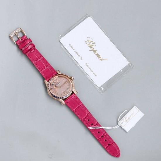 萧邦新款chopard Happy Sport系列之彩钻腕表,以精钢搭配钻石,凝固刹那时刻,绽放隽永气质!精彩细节:1⃣️搭载与众不同的珍珠贝母字面,纹理和放射出来的光晕实属完美。2⃣️表盘搭配7颗快乐彩钻,采用施华洛世奇水晶,颗颗饱满闪烁!每一个颗的底座都是精雕细琢,以求实现正品钻珠那一致的旋转运动的效果!3⃣️壳套316L精钢表壳两侧均镶嵌顶级施华洛世奇水晶,颗颗火彩熠熠,色泽白净透亮4⃣️搭配海鸥2892机芯机械!AN Factory精品之作 时间总让人惊喜不断 您绝对值得拥有!欢迎您的品鉴! 萧邦新款chopard Happy Sport系列之彩钻腕表,以精钢搭配钻石,凝固刹那时刻,绽放隽永气质!精彩细节:1⃣️搭载与众不同的珍珠贝母字面,纹理和放射出来的光晕实属完美。2⃣️表盘搭配7颗快乐彩钻,采用施华洛世奇水晶,颗颗饱满闪烁!每一个颗的底座都是精雕细琢,以求实现正品钻珠那一致的旋转运动的效果!3⃣️壳套316L精钢表壳两侧均镶嵌顶级施华洛世奇水晶,颗颗火彩熠熠,色泽白净透亮4⃣️搭配海鸥2892机芯机械!AN Factory精品之作 时间总让人惊喜不断 您绝对值得拥有!欢迎您的品鉴!