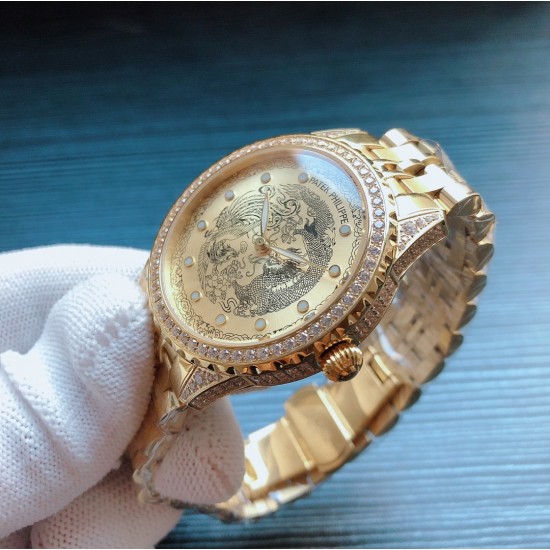 龙凤呈祥 百达翡丽-PATEK PHILIPPE B33 全球限量发售,采用新新一代8002纯进口自动机械机芯,背透雕刻龙凤设计,大方得体,独特风格,全精钢设计,超强防水,可直接佩戴游泳,41mm直径,蓝宝石玻璃镜面,表壳采用真空纳米技术电镀,质感十足,尊贵奢华,这绝对是送亲人 送朋友,送老板的最佳礼物!三杰精致推荐男士瑞士全自动机械腕表,SJ为你精心打造超真实实物图拍摄 龙凤呈祥 百达翡丽-PATEK PHILIPPE B33 全球限量发售,采用新新一代8002纯进口自动机械机芯,背透雕刻龙凤设计,大方得体,独特风格,全精钢设计,超强防水,可直接佩戴游泳,41mm直径,蓝宝石玻璃镜面,表壳采用真空纳米技术电镀,质感十足,尊贵奢华,这绝对是送亲人 送朋友,送老板的最佳礼物!三杰精致推荐男士瑞士全自动机械腕表,SJ为你精心打造超真实实物图拍摄