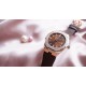 ★实拍 女神推荐款【Vacheron Constantin江诗丹顿】纵横四海系列OVERSEAS女款小号型【表壳】表径3610.8mm 质感细腻大方 84颗圆形切割施华洛水钻璀璨夺目 蓝宝石镜面永不刮花【表盘】大三针的设计 简约大方 旭日纹缎面拉丝的工艺处理 深邃优雅 18k金时标均带白色夜光涂层【机芯】CITIZEN8系列改Cal.5300机芯(机芯稳定零返修 )后原装18k纳米镀金质摆陀【表带扣】半马其他十字三片折叠式表扣 进口牛皮表带越欣赏 越懂欣赏 ★实拍 女神推荐款【Vacheron Constantin江诗丹顿】纵横四海系列OVERSEAS女款小号型【表壳】表径3610.8mm 质感细腻大方 84颗圆形切割施华洛水钻璀璨夺目 蓝宝石镜面永不刮花【表盘】大三针的设计 简约大方 旭日纹缎面拉丝的工艺处理 深邃优雅 18k金时标均带白色夜光涂层【机芯】CITIZEN8系列改Cal.5300机芯(机芯稳定零返修 )后原装18k纳米镀金质摆陀【表带扣】半马其他十字三片折叠式表扣 进口牛皮表带越欣赏 越懂欣赏