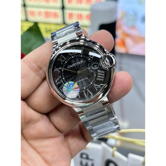 “黑色气球”!Cartier 卡地亚 蓝气球系列 以风格细腻,格调优雅著称,精钢表壳的色泽度使得腕表如气球般轻盈,罗马数字时标在表盘上显得复古深邃,蓝宝石玻璃镜面 烧钢蓝指针! “黑色气球”!Cartier 卡地亚 蓝气球系列 以风格细腻,格调优雅著称,精钢表壳的色泽度使得腕表如气球般轻盈,罗马数字时标在表盘上显得复古深邃,蓝宝石玻璃镜面 烧钢蓝指针!