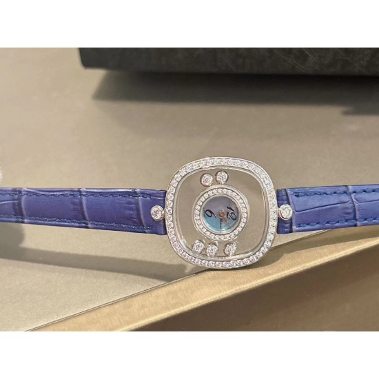 品牌：Chopard-萧邦最新款方形Happy Diamonds❤️瑞士原厂石英机芯 五颗快乐钻石在表盘自由流动  电镀18k金好货不等人哦～[机智]