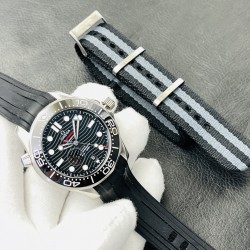 【VS Factory2023墙裂推荐】市场最高版本 最高复刻 VS欧.米茄OMEGA海马300M腕表系列！所有细节不惧放大，秒杀市场版本！1⃣️316L精钢材质打造！钢带款！2⃣️搭载定制版8800机芯机械！3⃣️直径42MM！VS匠心之作 欢迎您的品鉴！