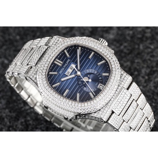 R8 2021年度新品发布, Patek Philippe 百达翡丽运动优雅满天星系列5726/1A-014腕表(鹦鹉螺) 316L精钢镶钻表链表壳,将璀璨的钻石镶嵌入腕间时计,勾人心魂,给阳刚硬朗的运动风格增加了璀璨夺目的光芒,指针、时标刻度覆超强夜光在黑夜为您指引方向,表盘镶嵌施华洛世奇美钻,附月相、日期显示为你呈现满天繁星,搭载定制324 S QA LU 24H/303自动机械(背透机芯),为您的时间保驾护航,尺寸:40.5毫米。 R8 2021年度新品发布, Patek Philippe 百达翡丽运动优雅满天星系列5726/1A-014腕表(鹦鹉螺) 316L精钢镶钻表链表壳,将璀璨的钻石镶嵌入腕间时计,勾人心魂,给阳刚硬朗的运动风格增加了璀璨夺目的光芒,指针、时标刻度覆超强夜光在黑夜为您指引方向,表盘镶嵌施华洛世奇美钻,附月相、日期显示为你呈现满天繁星,搭载定制324 S QA LU 24H/303自动机械(背透机芯),为您的时间保驾护航,尺寸:40.5毫米。