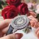 商品编号:384140774萧邦 LHEURE DU DIAMANT MEDIUM OVAL 此款LHeure du Diamant 椭圆形切割贝壳雕纹镶钻表盘 环以点缀钻石的表圈 优雅气韵 时尚风格和萧邦精湛的手工艺尽显无遗 光华耀目商品规格:默认规格 商品编号:384140774萧邦 LHEURE DU DIAMANT MEDIUM OVAL 此款LHeure du Diamant 椭圆形切割贝壳雕纹镶钻表盘 环以点缀钻石的表圈 优雅气韵 时尚风格和萧邦精湛的手工艺尽显无遗 光华耀目商品规格:默认规格