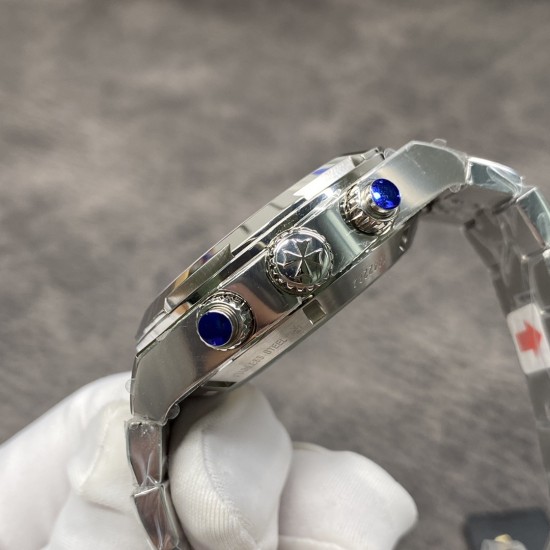 Vacheron Constantin 江诗丹顿 Overseas 纵横四海腕表 升级版V2 耗时10个月打造出来的精品 精钢表壳,直径 41mm,蓝宝石水晶表镜表背,7750改5200自动上链机械,摆频28800次/小时,精钢表扣,防水150米。最后一定要赞赏的是全新的「可更换表带系统」,新 Overseas 只需要拨动表带和表耳之间的一个小划杆就可以拆换表带,每一枚都可选钢带、皮带 ,真正做到1:1复刻 出货实拍 Vacheron Constantin 江诗丹顿 Overseas 纵横四海腕表 升级版V2 耗时10个月打造出来的精品 精钢表壳,直径 41mm,蓝宝石水晶表镜表背,7750改5200自动上链机械,摆频28800次/小时,精钢表扣,防水150米。最后一定要赞赏的是全新的「可更换表带系统」,新 Overseas 只需要拨动表带和表耳之间的一个小划杆就可以拆换表带,每一枚都可选钢带、皮带 ,真正做到1:1复刻 出货实拍