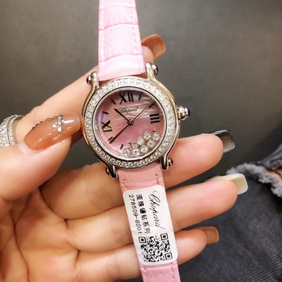 萧邦最新款 流珠镶钻系列 圆形表盘直径:30mm。尺寸与做工均和正版保持一致、钻石镶嵌宝石圈口,全钢女士腕表 线条流畅 立体感非常强 注重细节 以创造艺术品的方式专注每一只腕表,8个颜色 萧邦最新款 流珠镶钻系列 圆形表盘直径:30mm。尺寸与做工均和正版保持一致、钻石镶嵌宝石圈口,全钢女士腕表 线条流畅 立体感非常强 注重细节 以创造艺术品的方式专注每一只腕表,8个颜色