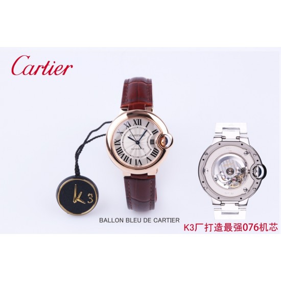 卡地亚蓝气球 CARTIER BallonBleu重磅更新 全新推出原版一档076机芯亮点一:采用原版076专用一档机芯,拔档即停秒调时。机芯摆频每小时28800次,动力储存为48小时,nh05只能放12小时,原版076能放一个周末。走时更加抗震防磁,精准稳定,摆脱nh05时不时修表的烦恼。亮点二:所有配件皆可与原装配件互换,厚度做到33款9.96mm/36款12.05mm,与原装基本保持一致。(所有款式齐全_均配备说明书一卡一码同步专柜防伪及跳码规律_细节处理能与原装相媲美_无惧专柜对比) 卡地亚蓝气球 CARTIER BallonBleu重磅更新 全新推出原版一档076机芯亮点一:采用原版076专用一档机芯,拔档即停秒调时。机芯摆频每小时28800次,动力储存为48小时,nh05只能放12小时,原版076能放一个周末。走时更加抗震防磁,精准稳定,摆脱nh05时不时修表的烦恼。亮点二:所有配件皆可与原装配件互换,厚度做到33款9.96mm/36款12.05mm,与原装基本保持一致。(所有款式齐全_均配备说明书一卡一码同步专柜防伪及跳码规律_细节处理能与原装相媲美_无惧专柜对比)