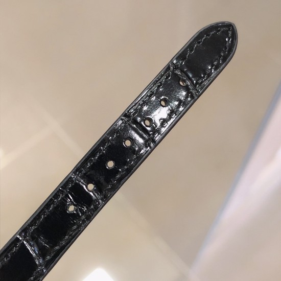 实拍 最新萧邦彩虹钻震撼来袭!萧邦快乐钻一直是女表中的翘楚,对萧邦这个系列的创意一直中毒很深,这款彩虹钻属于萧邦的高级珠宝系列!该腕表尺寸大小恰到好处 佩戴舒适!当时间遇见彩虹 玩转小清新 宝石闪耀着红橙黄绿青蓝紫等斑斓色彩 恰似添上曼妙多姿变化色彩精心挑选玲珑精巧的宝石组合镶嵌在一起 为腕表赋予了奇异光彩!女表彩虹圈 萧邦宝石美 不犹豫 果断入手吧! 实拍 最新萧邦彩虹钻震撼来袭!萧邦快乐钻一直是女表中的翘楚,对萧邦这个系列的创意一直中毒很深,这款彩虹钻属于萧邦的高级珠宝系列!该腕表尺寸大小恰到好处 佩戴舒适!当时间遇见彩虹 玩转小清新 宝石闪耀着红橙黄绿青蓝紫等斑斓色彩 恰似添上曼妙多姿变化色彩精心挑选玲珑精巧的宝石组合镶嵌在一起 为腕表赋予了奇异光彩!女表彩虹圈 萧邦宝石美 不犹豫 果断入手吧!