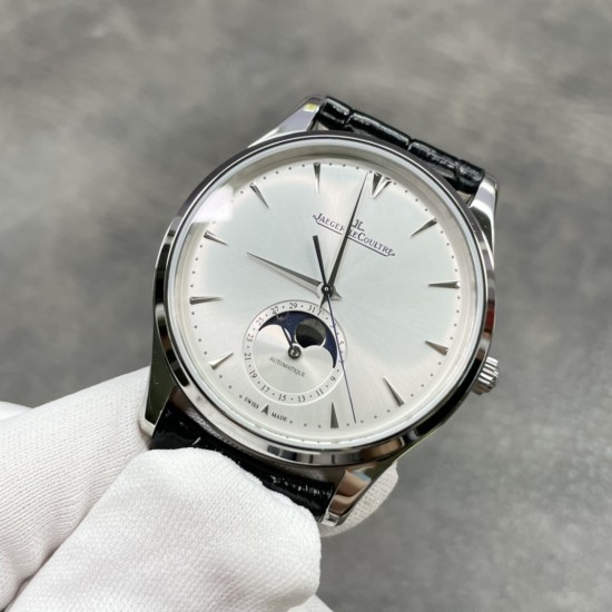 积家月相大师系列正装男表Q1368420.(表壳直径39mm,厚度9.9mm)数控精雕立体月相盘,完美还原原装!搭载Miyota9015魔改一体Cal.925/1机芯,镂空链条盒让机芯看起来“更积家”!自动陀电镀了特调的K金色,并非市场上普通的红玫瑰金,实实在在匠心打造!出货实拍 积家月相大师系列正装男表Q1368420.(表壳直径39mm,厚度9.9mm)数控精雕立体月相盘,完美还原原装!搭载Miyota9015魔改一体Cal.925/1机芯,镂空链条盒让机芯看起来“更积家”!自动陀电镀了特调的K金色,并非市场上普通的红玫瑰金,实实在在匠心打造!出货实拍