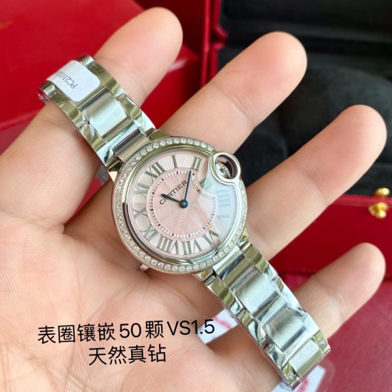 新款33钻表!又一重磅来袭!卡地亚真钻蓝气球欧洲渠道,每到年底国外很多代工都会流点这种很贵的表出来,同属石英机芯,33mm表盘,表壳镶嵌50颗vs1.5真钻!每只都有国家机构出具的证书,确保每一块都是真材实料真钻石,参数具体详尽,远非市场那些假证书可比,每一张证书的检测编号都是唯一编号,一一对应,绝无重复,机构官方网站可查阅!这个价格买钻石都值,更不要说买这个牌子的表,送礼是绝对赞到爆!要的速度了! 新款33钻表!又一重磅来袭!卡地亚真钻蓝气球欧洲渠道,每到年底国外很多代工都会流点这种很贵的表出来,同属石英机芯,33mm表盘,表壳镶嵌50颗vs1.5真钻!每只都有国家机构出具的证书,确保每一块都是真材实料真钻石,参数具体详尽,远非市场那些假证书可比,每一张证书的检测编号都是唯一编号,一一对应,绝无重复,机构官方网站可查阅!这个价格买钻石都值,更不要说买这个牌子的表,送礼是绝对赞到爆!要的速度了!