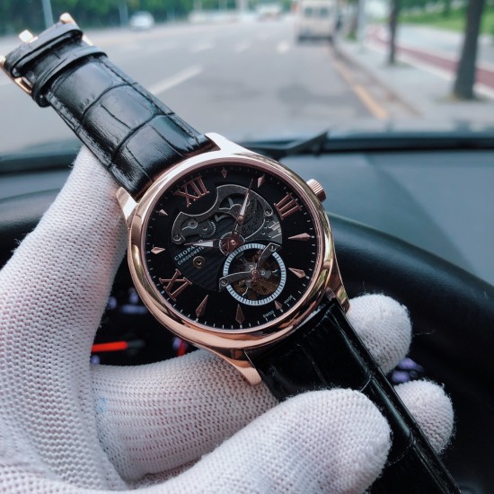 SJ出品 萧邦 Chopard X3 经典大明火珐琅表盘下搭载陀飞轮机芯 尺寸42mm*12mm 净化高清玻璃 头层小牛皮原装针扣 荣获瑞士官方天文台(COSC)认证和享负盛名的“日内瓦印记”(Poinon de Genve)品质徽号 三杰精致推荐男士机械腕表 SJ为你精心设计超真实实物图拍摄 SJ出品 萧邦 Chopard X3 经典大明火珐琅表盘下搭载陀飞轮机芯 尺寸42mm*12mm 净化高清玻璃 头层小牛皮原装针扣 荣获瑞士官方天文台(COSC)认证和享负盛名的“日内瓦印记”(Poinon de Genve)品质徽号 三杰精致推荐男士机械腕表 SJ为你精心设计超真实实物图拍摄