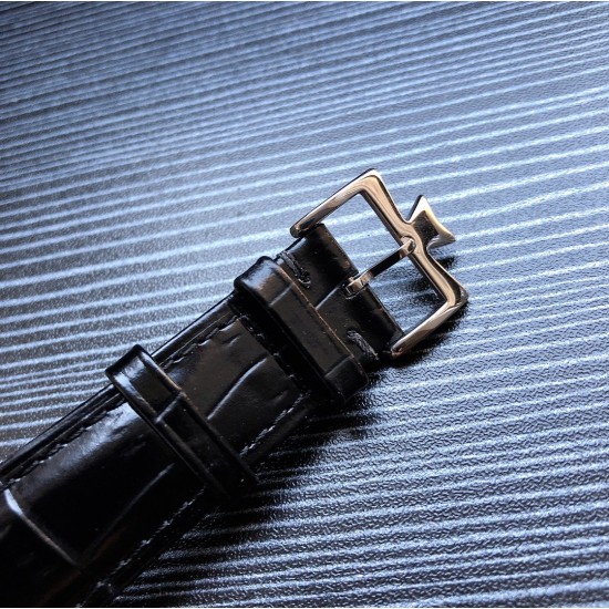 品牌:江诗丹顿༶VacheronConstantinv Z2 款式:尊贵绅士潮男腕表༶机械尺寸:43mm13mm 机芯:三针飞轮月相机械镜面:矿物质水晶玻璃材料:316精钢表扣:折叠扣 精致打造 品牌:江诗丹顿༶VacheronConstantinv Z2 款式:尊贵绅士潮男腕表༶机械尺寸:43mm13mm 机芯:三针飞轮月相机械镜面:矿物质水晶玻璃材料:316精钢表扣:折叠扣 精致打造