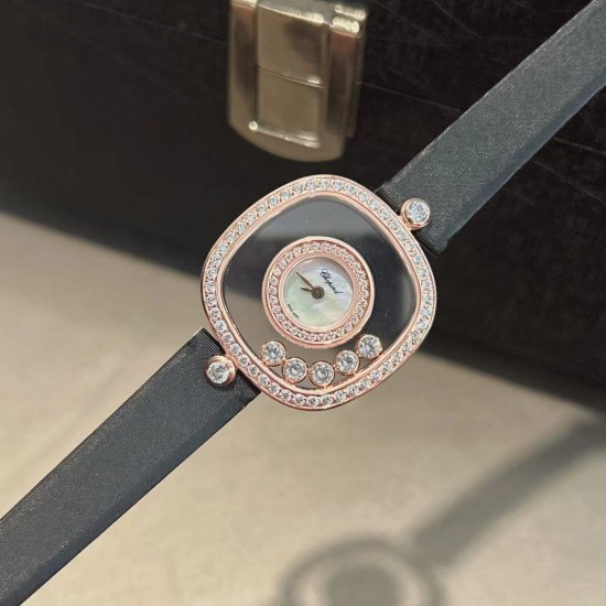 品牌：Chopard-萧邦最新款方形Happy Diamonds❤️瑞士原厂石英机芯 五颗快乐钻石在表盘自由流动  电镀18k金好货不等人哦～[机智]
