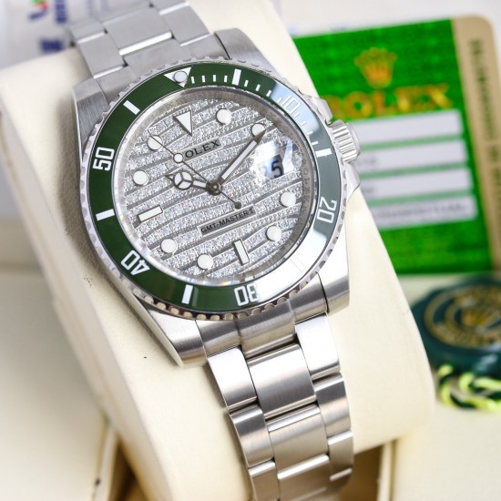 新款 首推 ROLEX 精品最热门的劳力士潜水表 全新款升级版 高档次字面 表带表扣细节 更加漂亮,抛光表扣 316L精钢表壳,尺寸:40mm*12mm,蓝宝石镜面,超强夜光,装置全新进口机械机芯 ,做工一流、完美出品、独家高端品质,商务休闲必备 出货实拍! 新款 首推 ROLEX 精品最热门的劳力士潜水表 全新款升级版 高档次字面 表带表扣细节 更加漂亮,抛光表扣 316L精钢表壳,尺寸:40mm*12mm,蓝宝石镜面,超强夜光,装置全新进口机械机芯 ,做工一流、完美出品、独家高端品质,商务休闲必备 出货实拍!