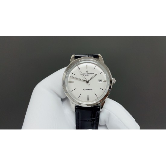 【TW 最新出品爆款推荐 】江诗丹顿Vacheron constantin 经典之美品鉴江诗.丹顿传袭系列腕表!TW制表师团队历时8个月精心设计,敢为人先,力求完美。 款式采用原装9015机芯,每小时振频28800次,零返修质量✅。TW厂独家研发壳套,独家的锅盖玻璃材质!直径40mm,超强3D立体感,超薄工艺。款式表盘上采用经典独家内影作为刻度,更显示出这款腕表的华贵气质。款式搭配意大利牛皮让手腕更贴合舒适 ⌚️江诗丹顿,你终将拥有的腕表 【TW 最新出品爆款推荐 】江诗丹顿Vacheron constantin 经典之美品鉴江诗.丹顿传袭系列腕表!TW制表师团队历时8个月精心设计,敢为人先,力求完美。 款式采用原装9015机芯,每小时振频28800次,零返修质量✅。TW厂独家研发壳套,独家的锅盖玻璃材质!直径40mm,超强3D立体感,超薄工艺。款式表盘上采用经典独家内影作为刻度,更显示出这款腕表的华贵气质。款式搭配意大利牛皮让手腕更贴合舒适 ⌚️江诗丹顿,你终将拥有的腕表