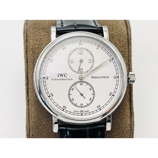 IWS新品 颜值巅峰IWC旗下最耀眼的明星,万国长动能月相专家。全新的葡萄牙系列系列IW544401透底腕表。【表壳】316L精钢表壳,打磨抛光非常圆润。小秒针盘位于6点钟位置附拨针停秒功能。3点位写有PORTOFINO(柏涛菲诺英文)双面防反光拱形蓝宝石镀膜镜面!【表带】意大利小牛皮!【机芯】自主研制自动上链机械机芯,机芯稳定,走时准。IWC旗下最耀眼的透底腕表。适合各种商务场合,简敛精致不失优雅!IWS Factory匠心力作 欢迎各路表友品鉴! IWS新品 颜值巅峰IWC旗下最耀眼的明星,万国长动能月相专家。全新的葡萄牙系列系列IW544401透底腕表。【表壳】316L精钢表壳,打磨抛光非常圆润。小秒针盘位于6点钟位置附拨针停秒功能。3点位写有PORTOFINO(柏涛菲诺英文)双面防反光拱形蓝宝石镀膜镜面!【表带】意大利小牛皮!【机芯】自主研制自动上链机械机芯,机芯稳定,走时准。IWC旗下最耀眼的透底腕表。适合各种商务场合,简敛精致不失优雅!IWS Factory匠心力作 欢迎各路表友品鉴!