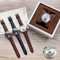 江诗丹顿 Vacheron Constantin 精品男士腕表，大飞轮搭载月相设计，尊贵大气，绅士风范，卓越品质，热卖全城。采用全自动机械机芯，顶级316精钢表壳，进口小牛皮表带，矿物质超强镜面，尺寸43*13