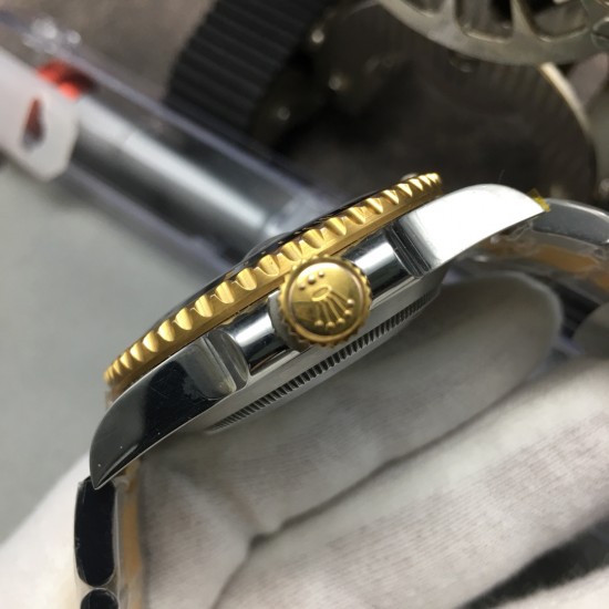 N9 Factory力作 V9版劳力士Rolex间金款,表圈和圈口刻度填色更逼真,直径40毫米x13毫米,搭载ETA2836自动机械机芯,904L精钢表壳表链,蓝宝石镜面,超强夜光,折叠扣,防水大于100米!N9匠心独运 专注品质 专注个性 值得你品鉴!(附送专用拆表工具+专用擦表布) N9 Factory力作 V9版劳力士Rolex间金款,表圈和圈口刻度填色更逼真,直径40毫米x13毫米,搭载ETA2836自动机械机芯,904L精钢表壳表链,蓝宝石镜面,超强夜光,折叠扣,防水大于100米!N9匠心独运 专注品质 专注个性 值得你品鉴!(附送专用拆表工具+专用擦表布)