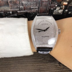 法兰克 穆勒Franck Muller 全新满天星系列⚓️搭载进口日本西铁城机械机芯⚙️18K电镀工艺意大利双面小牛皮原装针扣酒桶形拱桥状精钢表壳⚫️手工全镶嵌施华洛水晶钻 高贵霸气尺寸43*55mm高尚的艺术 精湛的工艺 一经发布 无不轰动