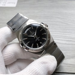欧米茄 OMEGA O68 （传奇对表，经典永恒）双鹰系列，双日历 精品男士腕表，携手而来，简约精致，品质精湛，热卖全城。采用全自动机械机芯，顶级316精钢表壳表带，矿物质超强镜面，尺寸38*12 三杰精致推荐机械情侣腕表 SJ为你精心制作超真实实物图拍摄