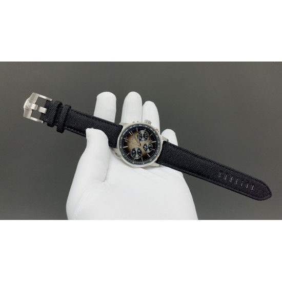 APF爱彼-AP,CODE11.59自动上链计时码表系列1️⃣材料:316L精钢2️⃣机芯:采用稳定7750机芯改原装Calibre44013️⃣玻璃镜面采用防眩水晶篮宝玻璃4️⃣表带进口意大利小牛皮以及帆布皮带5️⃣表扣实用原装针扣5️⃣防水:10度防水可以潜水300米6️⃣尺寸:41mm APF爱彼-AP,CODE11.59自动上链计时码表系列1️⃣材料:316L精钢2️⃣机芯:采用稳定7750机芯改原装Calibre44013️⃣玻璃镜面采用防眩水晶篮宝玻璃4️⃣表带进口意大利小牛皮以及帆布皮带5️⃣表扣实用原装针扣5️⃣防水:10度防水可以潜水300米6️⃣尺寸:41mm