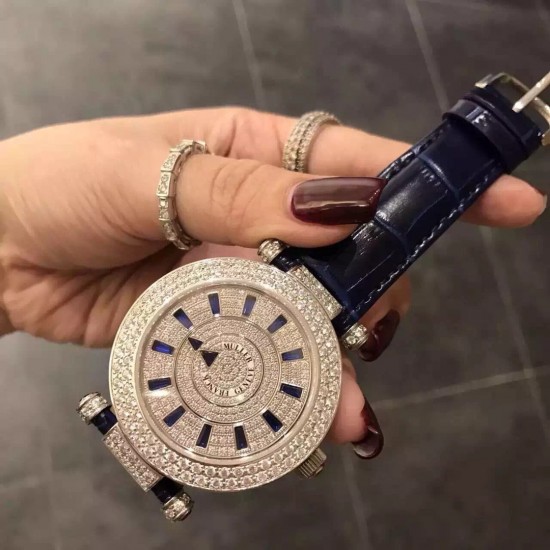 FRANCK MULLER【法兰克•穆勒】神秘时间 玩转表界 2020年新款女式腕表,官网同步更新,奢华的经典著作当属FM出品,纯钢外壳,镶嵌施华洛世奇水晶,高端的奢华与尊贵,经典满钻字面,突破设计风格和寓意深刻,改变需要新形象,你值得拥有。进口2836全自动机械,蓝宝石镜面,亮色真牛皮表带。尺寸大号42mm 小号38mm FRANCK MULLER【法兰克•穆勒】神秘时间 玩转表界 2020年新款女式腕表,官网同步更新,奢华的经典著作当属FM出品,纯钢外壳,镶嵌施华洛世奇水晶,高端的奢华与尊贵,经典满钻字面,突破设计风格和寓意深刻,改变需要新形象,你值得拥有。进口2836全自动机械,蓝宝石镜面,亮色真牛皮表带。尺寸大号42mm 小号38mm