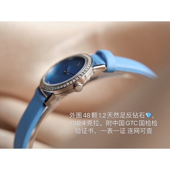 伯爵ALTIPLANO系列小巧型钻表无需言语,饰唯这不可心动才能谓之。24mm的小表径 除了迷人就是mini外圈48颗1.2天然足反钻石约0.4克拉 附中国国检检验证书 一表一证 连网可查瑞士石英机芯,蓝宝石玻璃镜面,高级进口绢丝带,质感华丽 纹路细腻光滑柔软,316L精钢 打造 一表一码一卡 配专柜原包装出货 伯爵ALTIPLANO系列小巧型钻表无需言语,饰唯这不可心动才能谓之。24mm的小表径 除了迷人就是mini外圈48颗1.2天然足反钻石约0.4克拉 附中国国检检验证书 一表一证 连网可查瑞士石英机芯,蓝宝石玻璃镜面,高级进口绢丝带,质感华丽 纹路细腻光滑柔软,316L精钢 打造 一表一码一卡 配专柜原包装出货