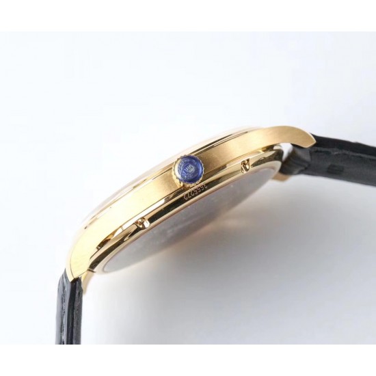 IWC 万国(葡萄牙系列)V3版 IW545408型腕表,简称“琼斯之剑”。正品开模,干练整洁,专为男士打造的腕表。锅盖蓝宝石玻璃,手动上弦的滴答声,背透镶嵌的红宝石,来回摆动的游丝走线,纯粹的机械之美,都让每个狂热的机械爱好者深深着迷!表盘尺寸:44毫米X10机芯类型:手动机㭜系列型号:98295动力储存:46小时表镜材质:兰宝石玻璃表带材质:意大利小牛皮表扣类型:针扣后盖表底:透底功能风格:6位小秒针,纯粹机械之美! IWC 万国(葡萄牙系列)V3版 IW545408型腕表,简称“琼斯之剑”。正品开模,干练整洁,专为男士打造的腕表。锅盖蓝宝石玻璃,手动上弦的滴答声,背透镶嵌的红宝石,来回摆动的游丝走线,纯粹的机械之美,都让每个狂热的机械爱好者深深着迷!表盘尺寸:44毫米X10机芯类型:手动机㭜系列型号:98295动力储存:46小时表镜材质:兰宝石玻璃表带材质:意大利小牛皮表扣类型:针扣后盖表底:透底功能风格:6位小秒针,纯粹机械之美!