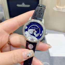 独家实拍，认准品质与细节女人的三大梦想之一，积家约会系列流星腕表 以珍稀工艺呈现变幻莫测的绚烂流星，蓝宝石玻璃，原装折叠扣！尺寸：33mm，厚10mm！