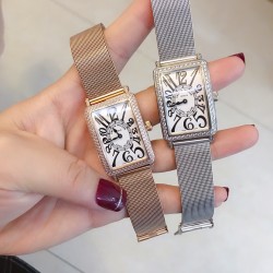 法兰克穆勒Franck muller 全新爆版长岛系列  经典时尚清晰数字面 女士潮流腕表  进口石英机芯  316L精钢表壳  精钢网贴手表带 本款腕表备受时尚女性喜爱 在不同的场合 映耀着她们各自的独特个性与迷人风华