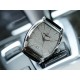 【品牌】:江诗丹顿(Vacheron Constantin )满天星系列【系列】:酒桶形马耳他 满天星【款式】:男士多功能腕表 【机芯】:原装进口西铁城全自动机械机芯 承载着高级制表新领域【玻璃】:蓝宝石【表带】:316精钢/原装精钢扣【表壳】:316精钢。 表盘直径:长40mm,宽37mm,厚10mm精美的曲线造就完美和谐的独特造,请认准机芯认准质量!(专注原装新机) 【品牌】:江诗丹顿(Vacheron Constantin )满天星系列【系列】:酒桶形马耳他 满天星【款式】:男士多功能腕表 【机芯】:原装进口西铁城全自动机械机芯 承载着高级制表新领域【玻璃】:蓝宝石【表带】:316精钢/原装精钢扣【表壳】:316精钢。 表盘直径:长40mm,宽37mm,厚10mm精美的曲线造就完美和谐的独特造,请认准机芯认准质量!(专注原装新机)