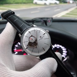 SJ出品 江诗丹顿Vacheron Con stantin  Z9 传承系列精品男士腕表  全自动机械机芯   经典两针半搭载独特镂空  9字位镂空飞轮  进口小牛皮表带  316L精钢表壳  原装针扣  矿物质强化锅盖玻璃镜面  直径41mm 厚12mm 三杰精致推荐男士机械腕表 SJ为你精心挑选超真实实物图