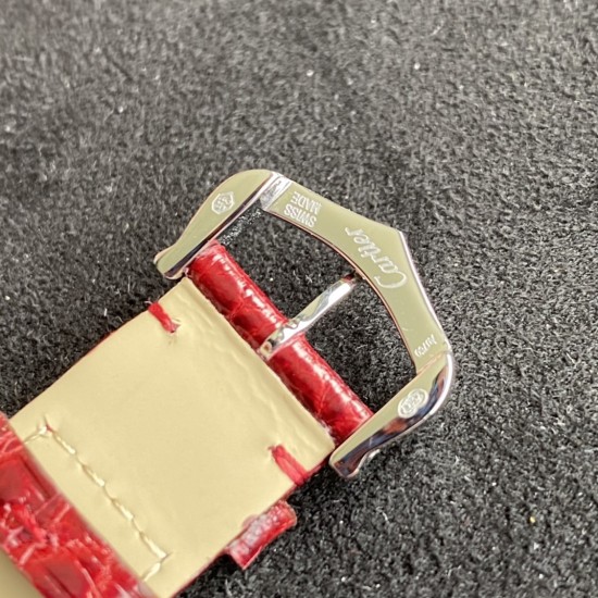 DR厂卡地亚 Cartier | 优雅经典的Tank系列则推出Tank Must腕表,采用纯进口石英机芯,走时精准。搭配彩色进口鳄鱼皮表带。尺寸为33mm*25mm 男女均可轻松驾驭的尺寸。卡地亚坦克 must新系列以致敬20世纪80年代单色风潮,卡地亚Tank 单一彩色表盘,色调及其微妙。这个复古的调调真的是美,要不要三个颜色都来一个,不俗,不艳,优雅的刚刚好! DR厂卡地亚 Cartier | 优雅经典的Tank系列则推出Tank Must腕表,采用纯进口石英机芯,走时精准。搭配彩色进口鳄鱼皮表带。尺寸为33mm*25mm 男女均可轻松驾驭的尺寸。卡地亚坦克 must新系列以致敬20世纪80年代单色风潮,卡地亚Tank 单一彩色表盘,色调及其微妙。这个复古的调调真的是美,要不要三个颜色都来一个,不俗,不艳,优雅的刚刚好!