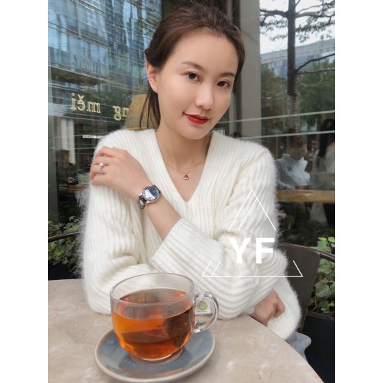 实拍《YF》萧邦(五钻小号无日历)HAPPY DIAMONDS 七彩圣诞主题 符合接下来圣诞跨年的气氛每一颗钻石都是最好的礼物 心向自由 与快乐不期而遇。 实拍《YF》萧邦(五钻小号无日历)HAPPY DIAMONDS 七彩圣诞主题 符合接下来圣诞跨年的气氛每一颗钻石都是最好的礼物 心向自由 与快乐不期而遇。