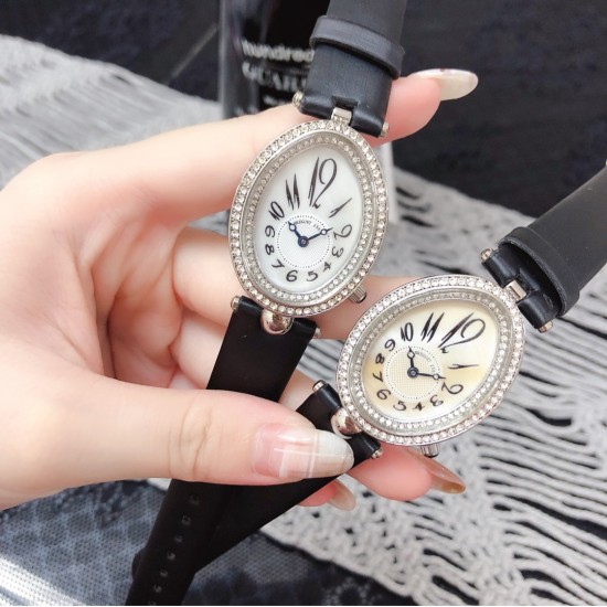 2019新款Breguet-宝玑那不勒斯皇后系列! 史上最强最美 绝对值得拥有的一款 拱桥弧形、表盘用天然白色珍珠母贝 阿拉伯数字时符 经典的蓝钢宝玑指针,完美复刻 那不勒斯皇后款 绝对的女神气质名媛款 最重要的是百搭得来不失少女心 必入款❗带上一秒变女神,各种派对,晚会,聚会,约会,发布会,让你BlingBling 2019新款Breguet-宝玑那不勒斯皇后系列! 史上最强最美 绝对值得拥有的一款 拱桥弧形、表盘用天然白色珍珠母贝 阿拉伯数字时符 经典的蓝钢宝玑指针,完美复刻 那不勒斯皇后款 绝对的女神气质名媛款 最重要的是百搭得来不失少女心 必入款❗带上一秒变女神,各种派对,晚会,聚会,约会,发布会,让你BlingBling