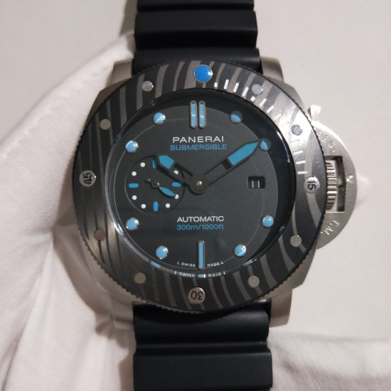 沛纳海新款来袭,SUBMERSIBLE 潜行系列,型号PAM00799,直径47mm,厚度15mm,矿物质强化玻璃,CARBOTECH逆时针旋转表圈附分度标,进口硅胶带,装配全自动机芯!精品奉献,彰显男士魅力,欢迎转载 沛纳海新款来袭,SUBMERSIBLE 潜行系列,型号PAM00799,直径47mm,厚度15mm,矿物质强化玻璃,CARBOTECH逆时针旋转表圈附分度标,进口硅胶带,装配全自动机芯!精品奉献,彰显男士魅力,欢迎转载