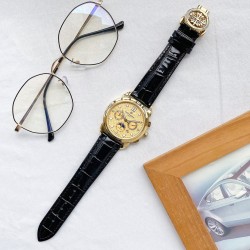 PP最新款式 百达翡丽Patek Philippe 搭配进口9100多功能机芯（零返修）功能（24小时,星期，星辰，月份）进口316精钢！搭配意大利进口小牛皮！原装针扣！尺寸42mm。耐磨防刮蓝宝石玻璃！超强防水50米！简约而不简单！百达翡丽，你值得拥有.实物拍摄品质如一！