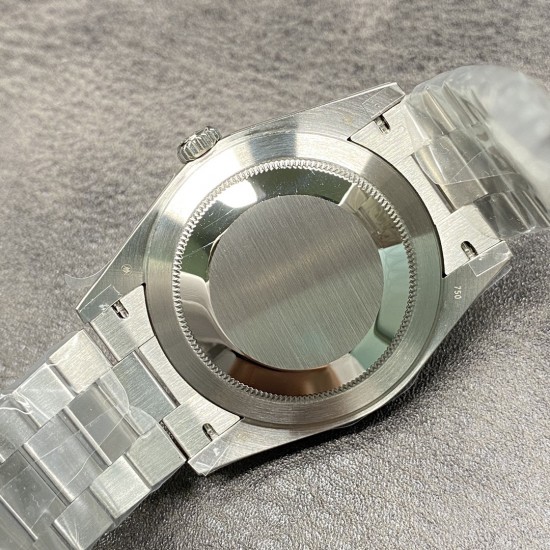 GM厂 劳力士恒日志41mm！别一样的骚气！绿绸缎面！搭载客户订制的瑞士进口ETA2836-2机芯 ！出货实拍