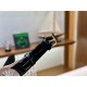 伯爵69Limelight Gala腕表超级版 正品级腕表尺寸32mm有鳄鱼皮表带,绢丝表带,牛皮表带可选运用一流的壳套打磨工艺,诠释伯爵优雅气质。表扣细节工艺,搭配施华洛世奇水钻,偶然一亮,清新脱俗。采用定制版瑞士石英机芯,续航给力,走时稳健,零返修。镶饰60颗明亮式切割钻(约0.92克拉)。表扣镶饰单颗明亮式切割施华洛世奇水钻(约0.01克拉)动人线条衬托优雅气质 伯爵69Limelight Gala腕表超级版 正品级腕表尺寸32mm有鳄鱼皮表带,绢丝表带,牛皮表带可选运用一流的壳套打磨工艺,诠释伯爵优雅气质。表扣细节工艺,搭配施华洛世奇水钻,偶然一亮,清新脱俗。采用定制版瑞士石英机芯,续航给力,走时稳健,零返修。镶饰60颗明亮式切割钻(约0.92克拉)。表扣镶饰单颗明亮式切割施华洛世奇水钻(约0.01克拉)动人线条衬托优雅气质