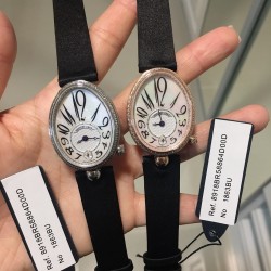 ⚠️到货啦 新版宝玑              实拍 Breguet-宝玑那不勒斯皇后系列！        史上最强最美 超薄 最新升级版本 绝对值得拥有的一款 正品一致的拉丁料绢表带 蓝宝石拱桥弧形玻璃 表盘用天然白色珍珠母贝 阿拉伯数字时符 经典的蓝钢宝玑指针 6点位设有一颗水滴形钻石  机芯是586/1自动上链机  我们一直正品完美复刻 那不勒斯皇后款 绝对的女神气质名媛款 最重要的是百搭得来不失少女心 必入款❗带上一秒变女神，各种派对，晚会，聚会，约会，发布会，让你BlingBling。