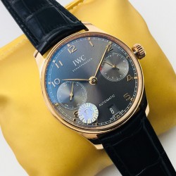 【ZF Factory销量神器】市场最高版本 葡7 万 国IWC－葡萄牙系列 七日链  1⃣️搭载定制版自动机械机芯！2⃣️独立小秒针，真动能指示！3⃣️蓝宝石玻璃镜面！4⃣️定制版意大利牛皮表带，原装扣子！5⃣️直径42毫米！ZF出品 必属精品 欢迎您的品鉴！