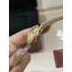 鳄鱼皮版本DR工厂 卡地亚浴缸 全网独家首发❗️Baignoire浴缸系列腕表,典雅欧风浴缸形状,完美演绎卡地亚的经典美学,涌现腕表设计的焕新力量卡家又一经典之作浴缸系列。实物拿到手的时候大吃一惊,颜值高 !椭圆外型的感觉正是典雅欧风浴缸形状,这也太好看了吧!Baignoire浴缸系列腕表,小号表款,石英机芯。镶嵌一颗凸圆形蓝宝石。镀银表盘,剑形蓝钢指针,蓝宝石水晶镜面。灰褐色鳄鱼皮表带。表壳尺寸:32x26毫米厚度:8毫米防水深度3巴(约30米)生活防水。 鳄鱼皮版本DR工厂 卡地亚浴缸 全网独家首发❗️Baignoire浴缸系列腕表,典雅欧风浴缸形状,完美演绎卡地亚的经典美学,涌现腕表设计的焕新力量卡家又一经典之作浴缸系列。实物拿到手的时候大吃一惊,颜值高 !椭圆外型的感觉正是典雅欧风浴缸形状,这也太好看了吧!Baignoire浴缸系列腕表,小号表款,石英机芯。镶嵌一颗凸圆形蓝宝石。镀银表盘,剑形蓝钢指针,蓝宝石水晶镜面。灰褐色鳄鱼皮表带。表壳尺寸:32x26毫米厚度:8毫米防水深度3巴(约30米)生活防水。