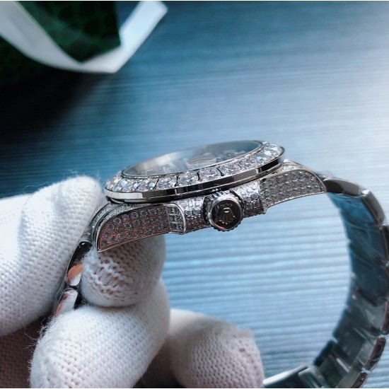 劳力士 ROLEX R40 116610 Submariner白金满钻系列劳力士满钻系列 116610 Submariner 耗时10个月改装满钻石男士款 搭载2813全自动自动机械 精钢镶钻表壳 实心厚重钢带精选进口光彩闪耀钻 超强夜光 尺寸40x13mm 重量155g 精心制作 三杰精致推荐男士机械腕表 SJ为你精心制作超真实实物图拍摄 劳力士 ROLEX R40 116610 Submariner白金满钻系列劳力士满钻系列 116610 Submariner 耗时10个月改装满钻石男士款 搭载2813全自动自动机械 精钢镶钻表壳 实心厚重钢带精选进口光彩闪耀钻 超强夜光 尺寸40x13mm 重量155g 精心制作 三杰精致推荐男士机械腕表 SJ为你精心制作超真实实物图拍摄