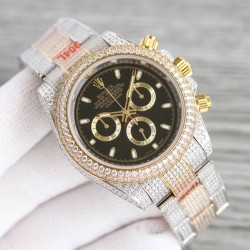 少量到货！新款 劳力士 ROLEX 宇宙计时型迪通拿满天星40系列——904精钢密镶钻款 1⃣️整表密集镶满顶级的施华洛世奇美钻，秒杀其它现有版本的细节和做工！2⃣️厚度13.5mm，采用7750机芯，一档调时，中间不再有日历空档，计时功能一切正常使用！3⃣️超级904钢材质，蓝宝石镜面！4⃣️每条表带和侧边也是镶满钻，真正做到表带镶满无边的工艺！游戏 每个细节都做到了极致！欢迎品鉴！