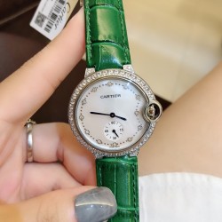 卡地亚 CARTIER 蓝气球奢华系列，316L精钢材质，简约又别具品味，摒弃了现代盛行的繁复华丽的修饰，以简约重新诠释唯美，打造独家高品质，采用高级珍珠贝母制作出表盘，优雅精致高贵气质尽显无漏。尺寸36mm*12mm。