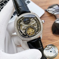 实物拍摄品牌：卡地亚-CARTIER   类型：男士腕表表壳：316精钢（做工上乘）表带：进口小牛皮/316精钢(两种可选)机芯：高级定制全自动机械机芯（走时稳定）材料：高级强化镀膜镜面尺寸：直径43mm，厚度13mm