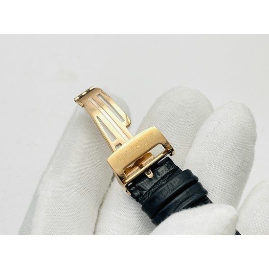 JF Factory标杆神器 爱彼A.超强V5升级版[拳头][拳头]1⃣️直径41MM！2⃣️搭载进口9015改原版Cal.3120全自动机芯！超级＂V5＂版主要升级技术特点：3⃣️表扣内侧两旁的英文字母修正与正品一致的立体浮雕字(重点在于字体上细腻的拉沙纹路）4⃣️表扣内侧的颜色修正与正品一致，表扣外的唛头更清晰更有立体感[悠闲]5⃣️把头＂唛头＂位置与拉沙纹路修正与正品一致[拳头]      JF Factory匠心力作 超级皇家橡树15400系列，欢迎您的品鉴！